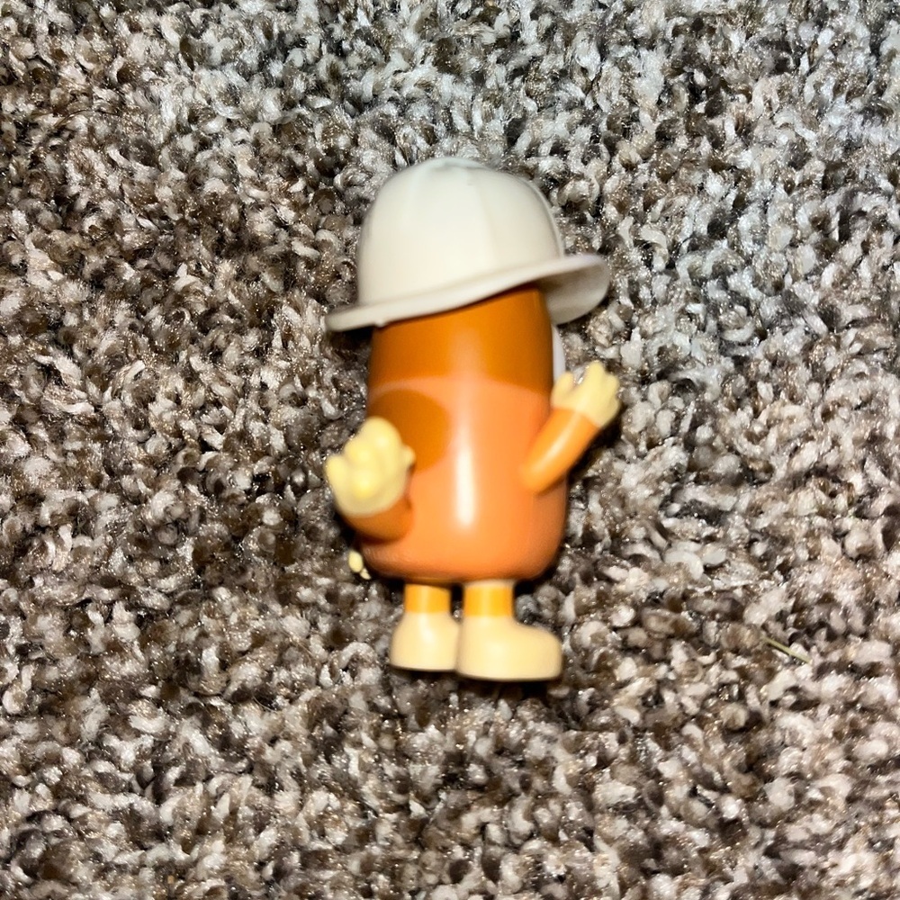 Bluey Bingo Firetruck Replacement Figure - Picture 2 of 3